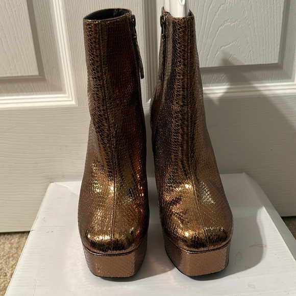 Topshop muted gold embossed snakeskin platform booties, Sz 35 - Picture 2 of 6